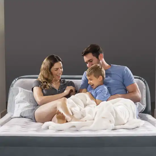 Pripučiama lova su galvūgaliu Queen Ultra Plush
